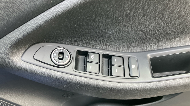 Hyundai i20 1.2 MPi SE 5dr Petrol Hatchback